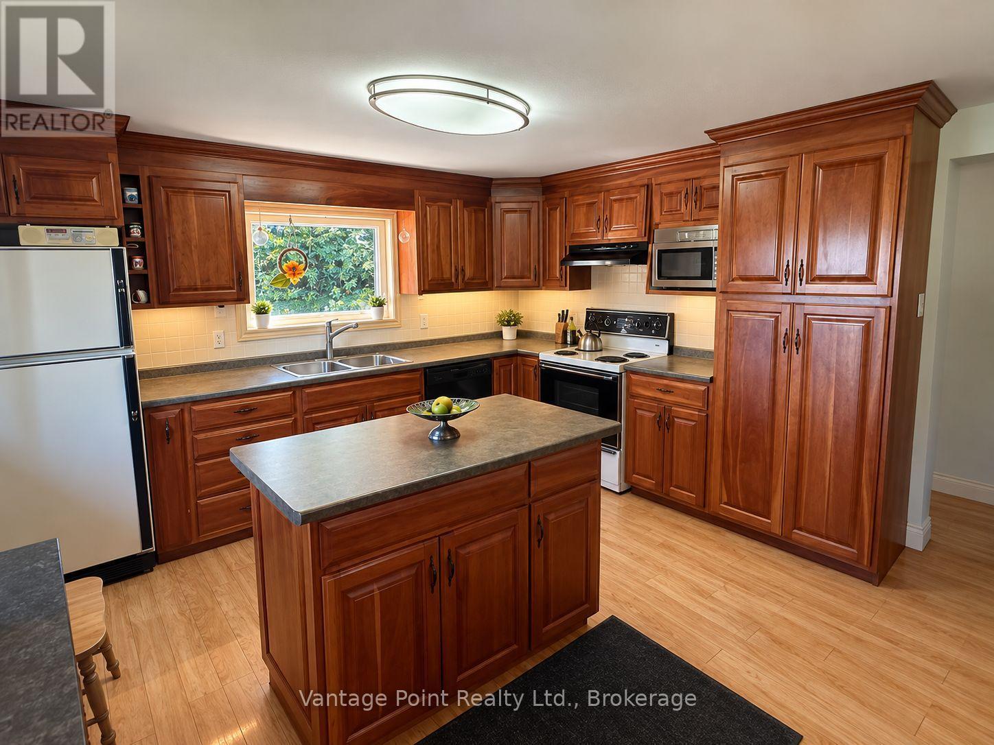 317048 6 & 10 Highway Property Photo 12