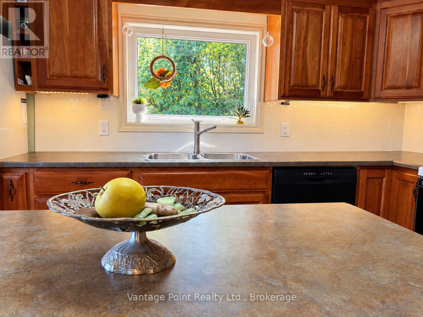 317048 6 & 10 Highway Property Photo 15