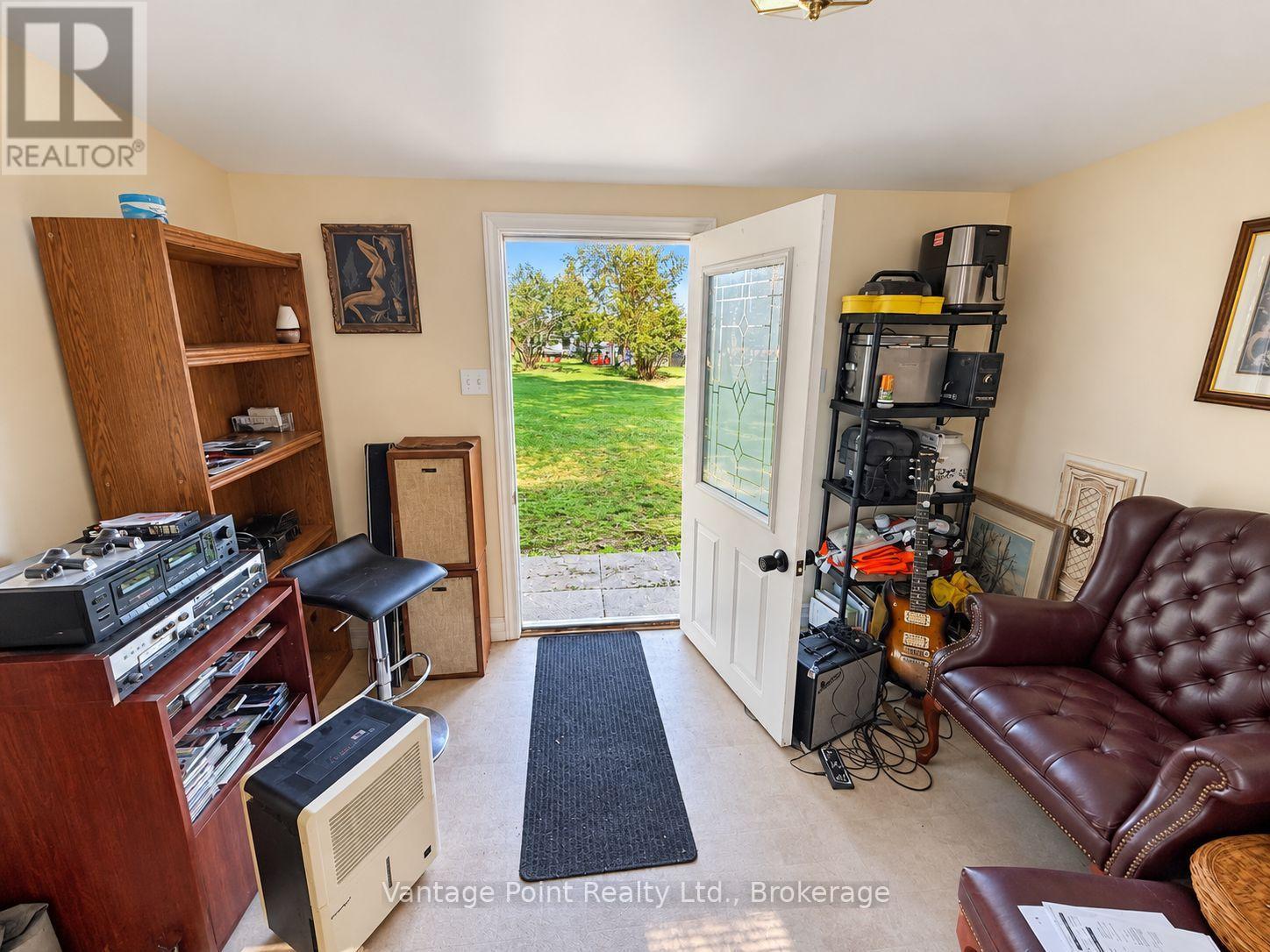 317048 6 & 10 Highway Property Photo 25