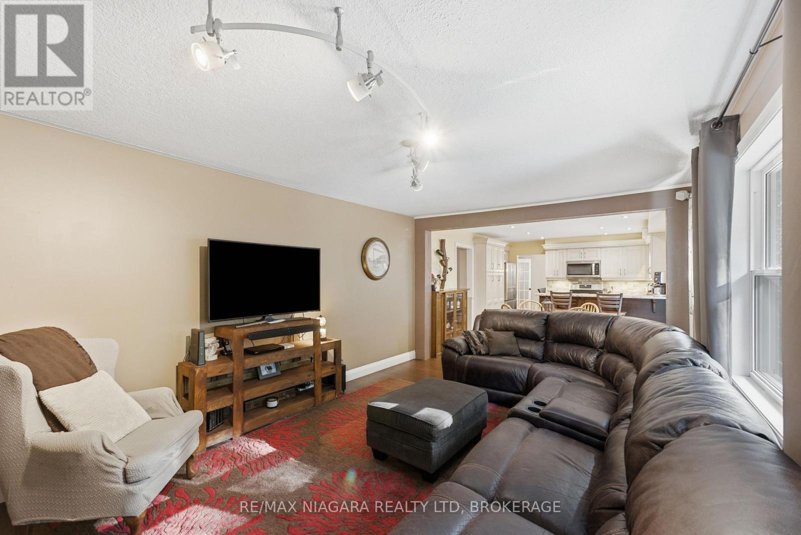 9 Beechnut Court Property Photo 14