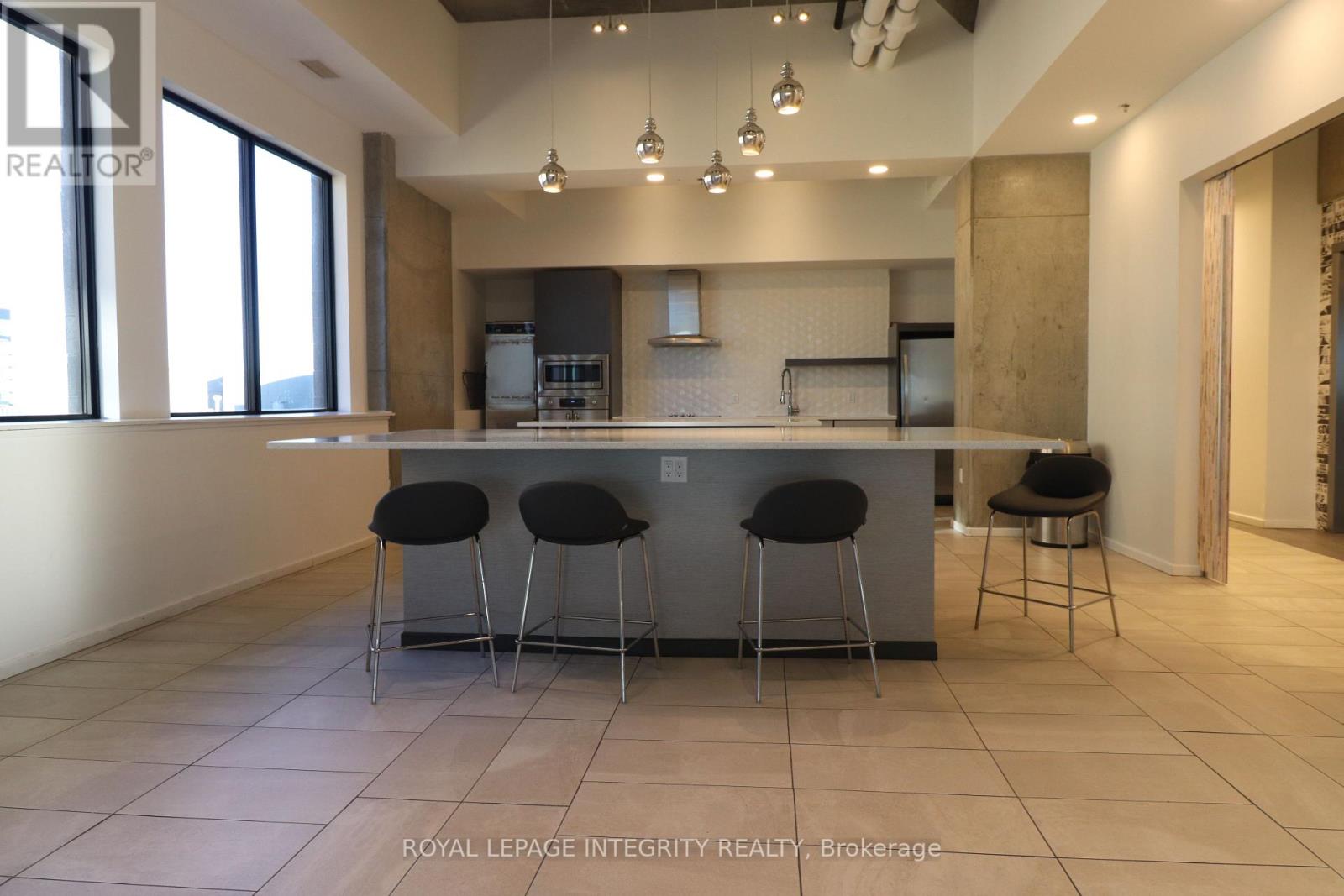 2815 - 105 Champagne Avenue Property Photo 8