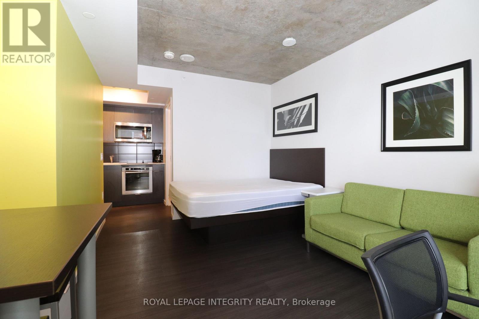 2815 - 105 Champagne Avenue Property Photo 12