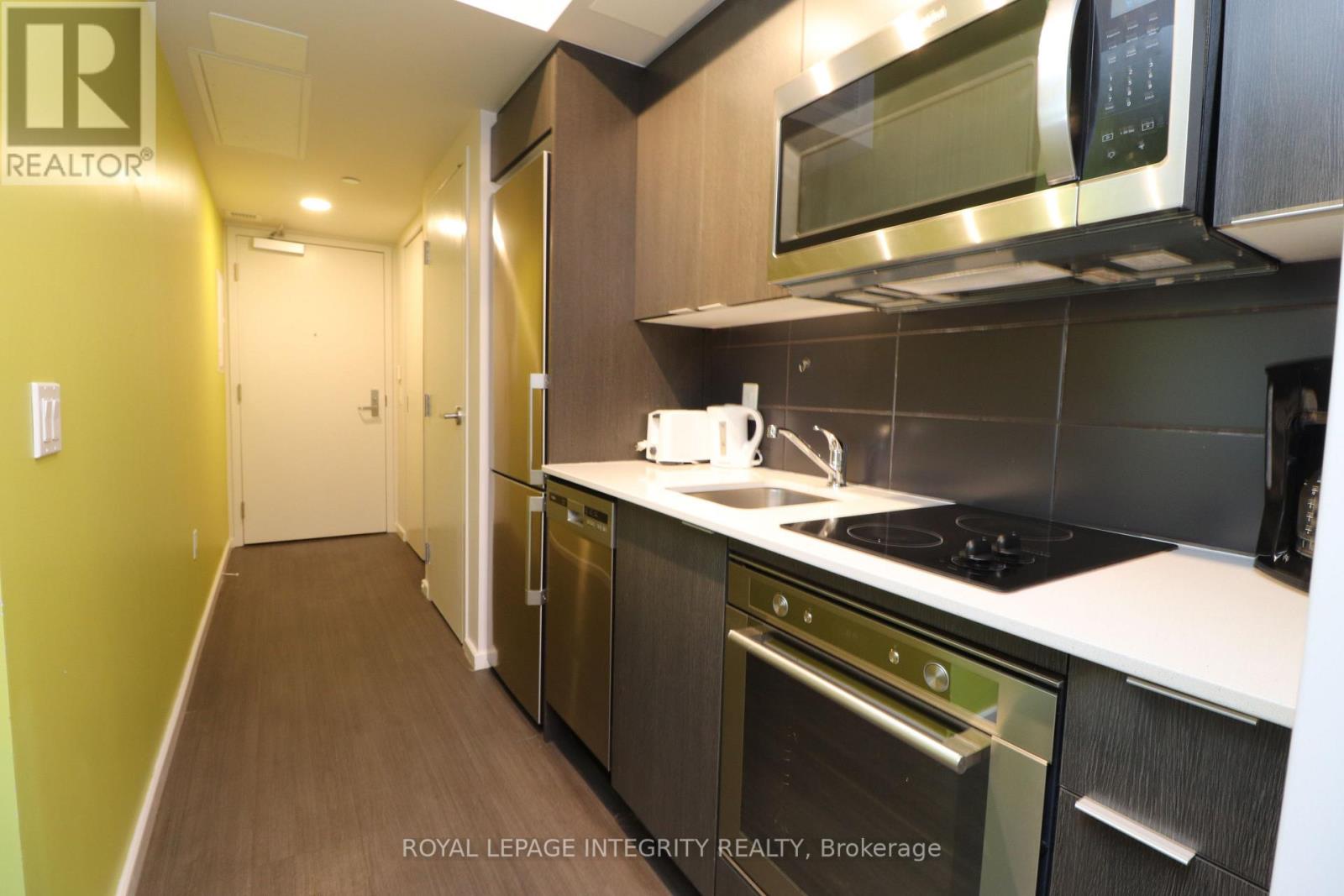 2815 - 105 Champagne Avenue Property Photo 13