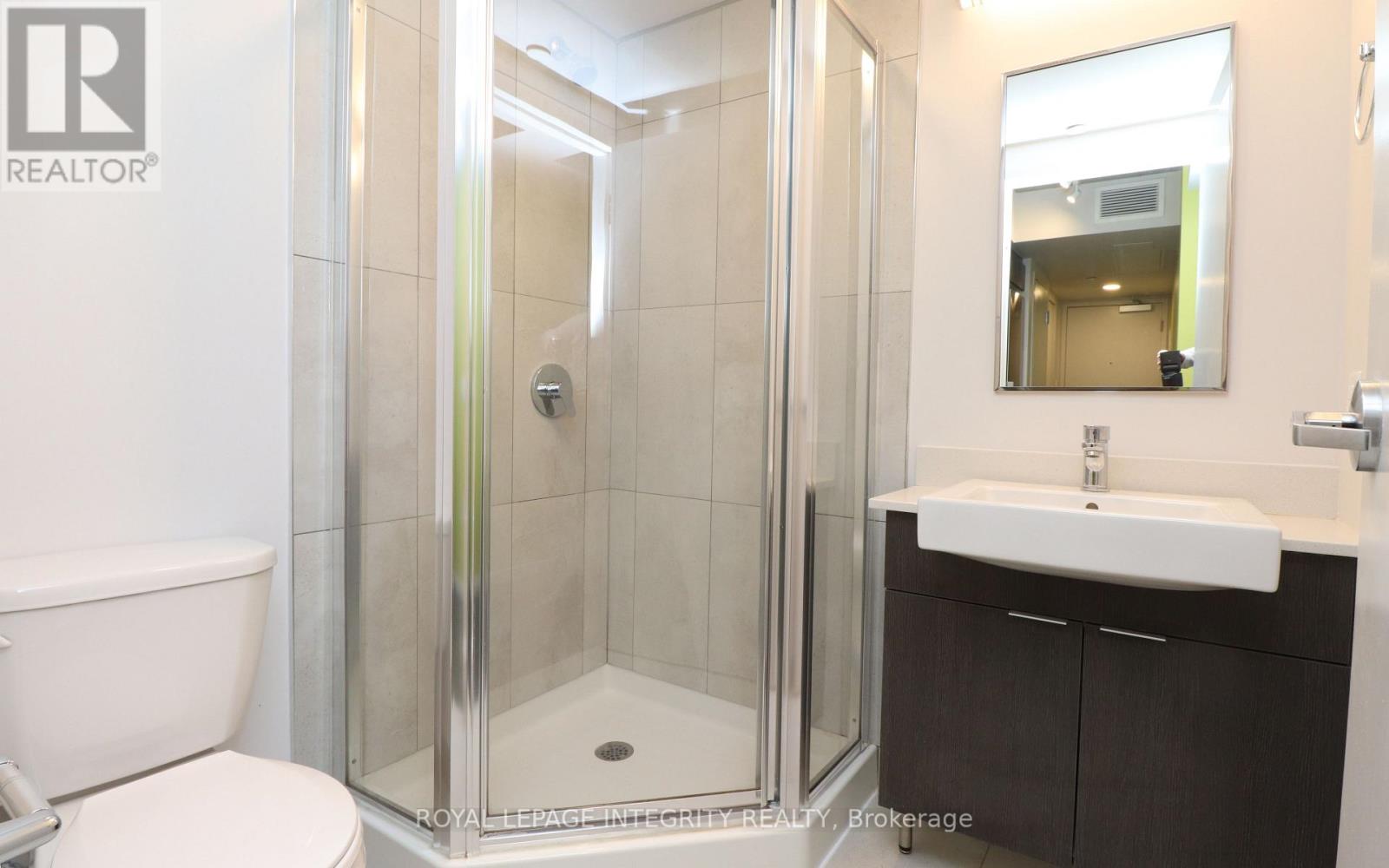 2815 - 105 Champagne Avenue Property Photo 14