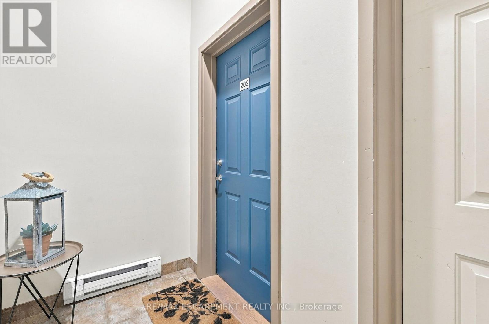 202 - 54 Alanson Street Property Photo 7