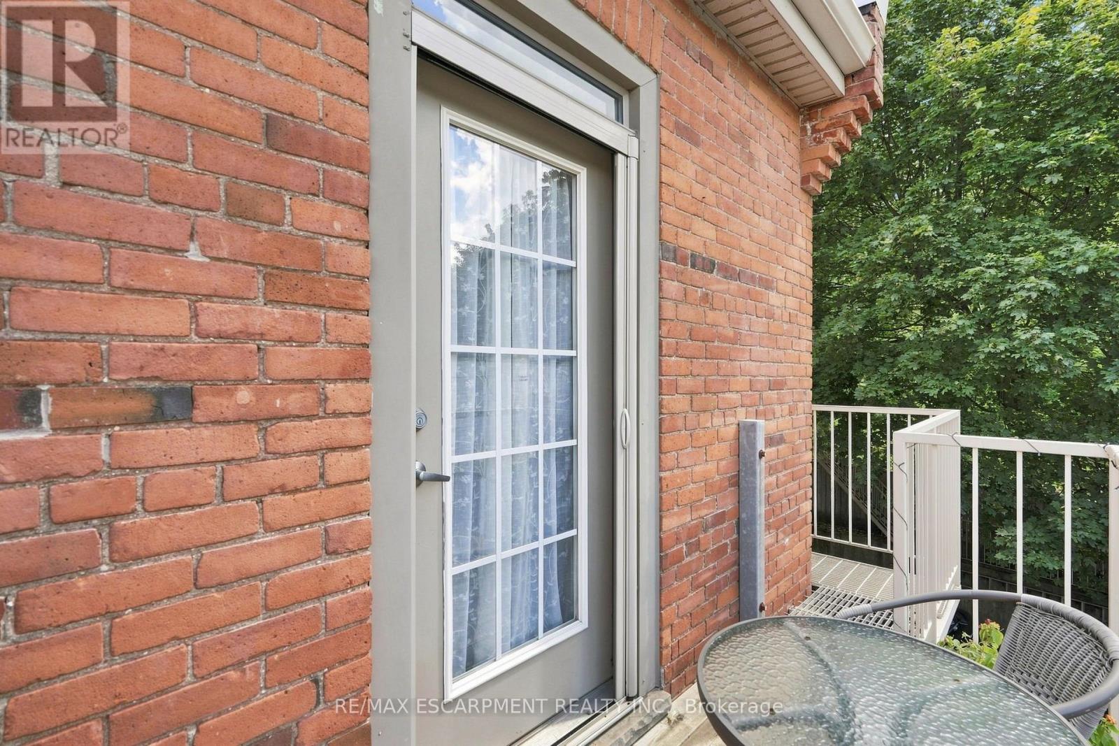 202 - 54 Alanson Street Property Photo 23