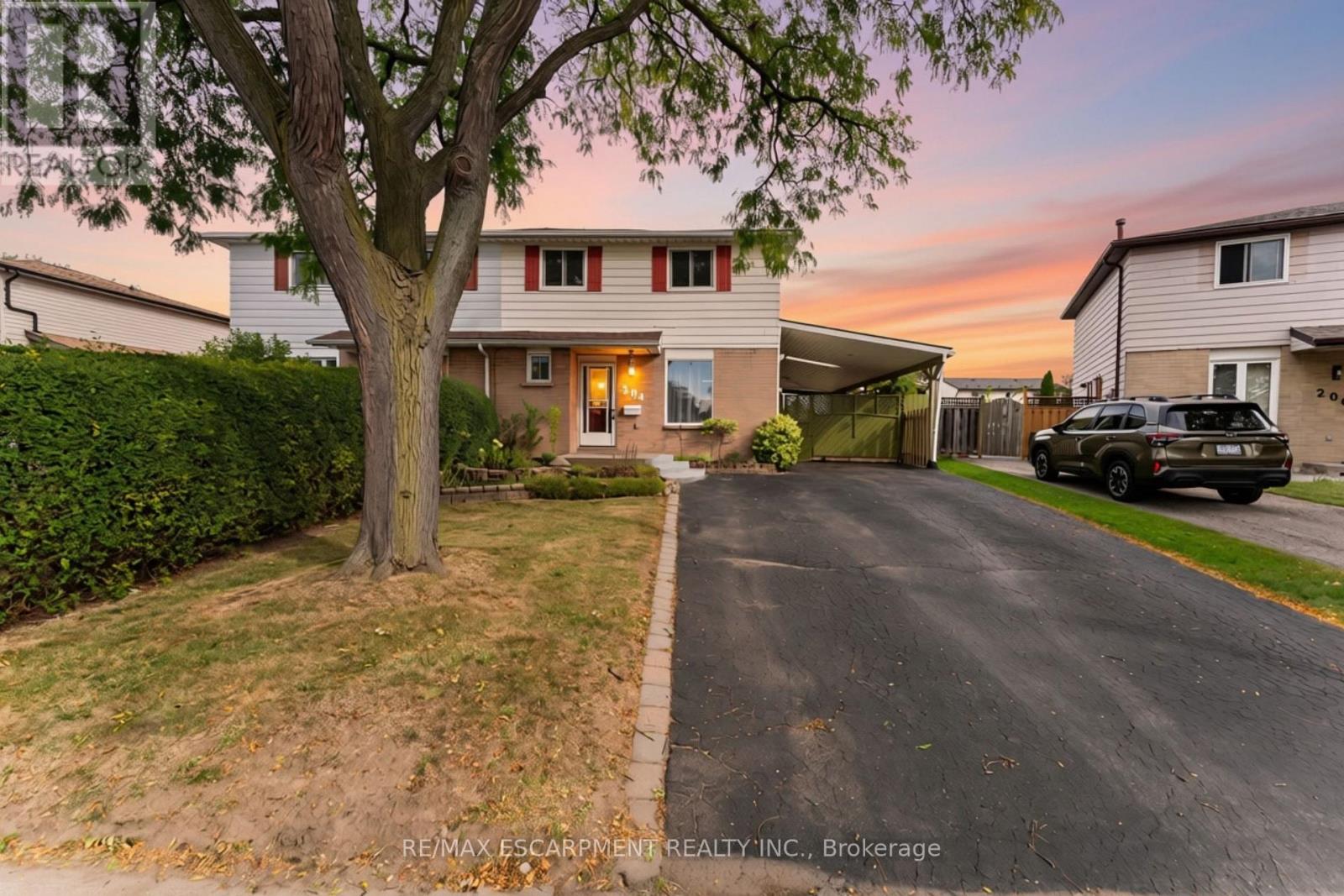 204 Birchcliffe Crescent Property Photo 1