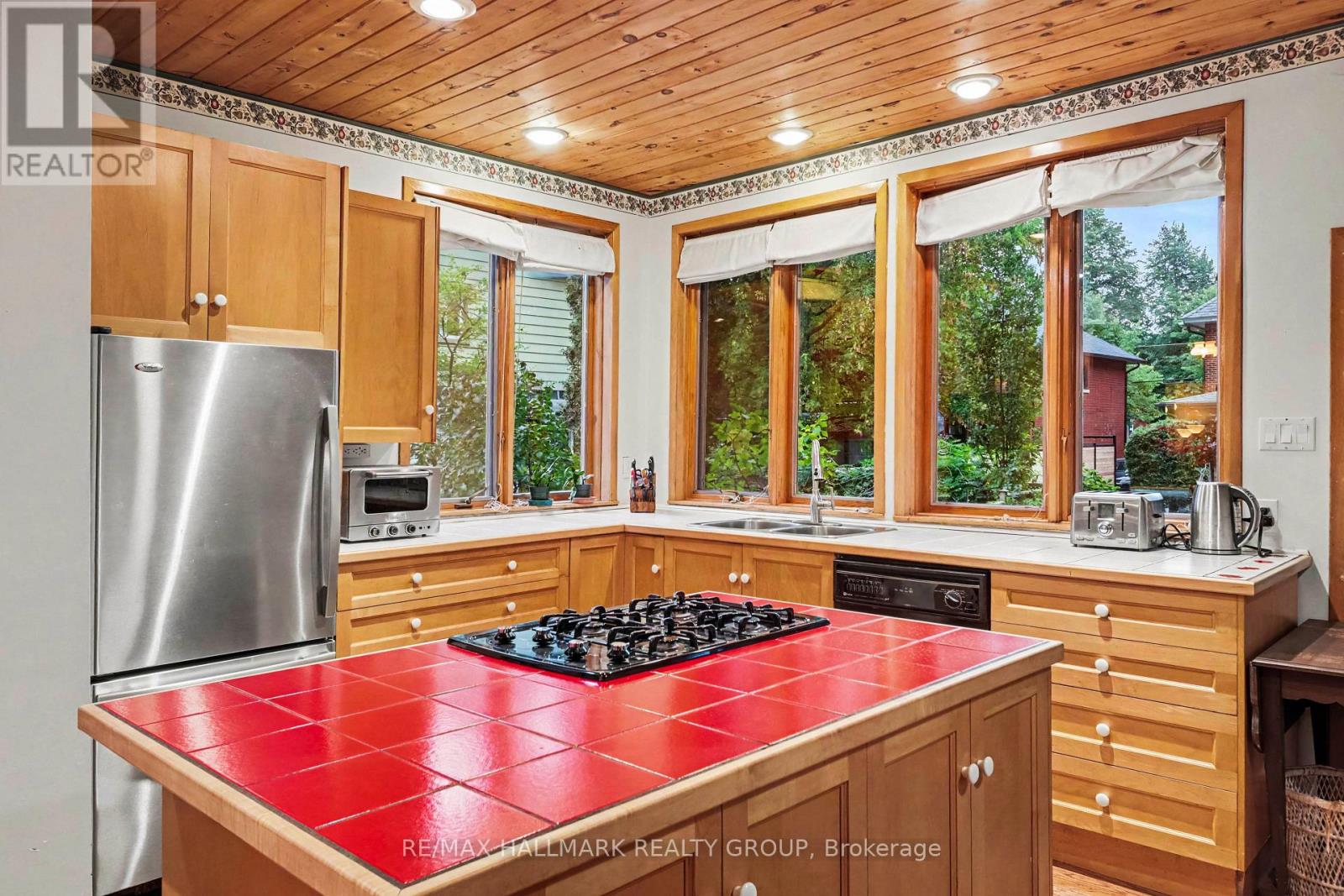 120 Hopewell Avenue Property Photo 14