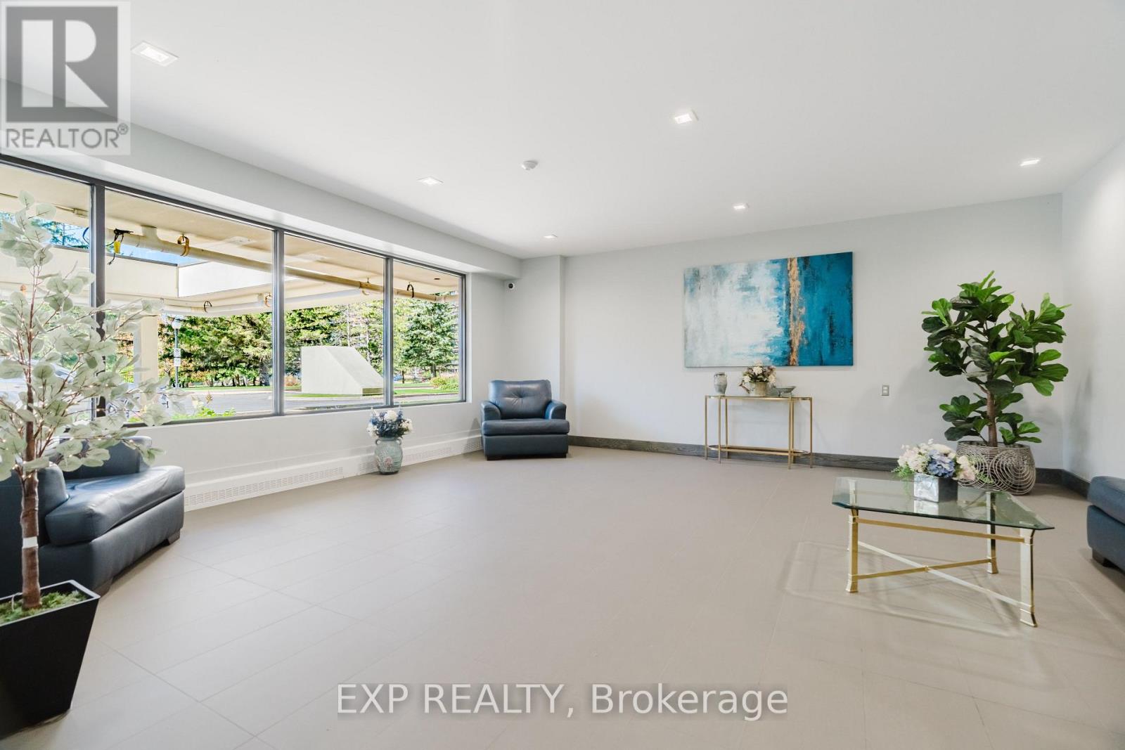 404 - 665 Bathgate Drive Property Photo 4