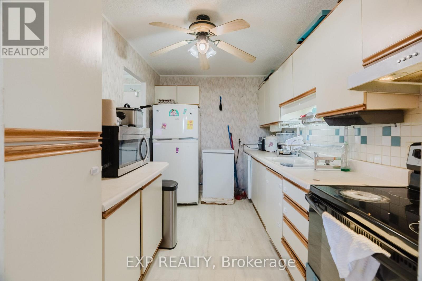 404 - 665 Bathgate Drive Property Photo 10