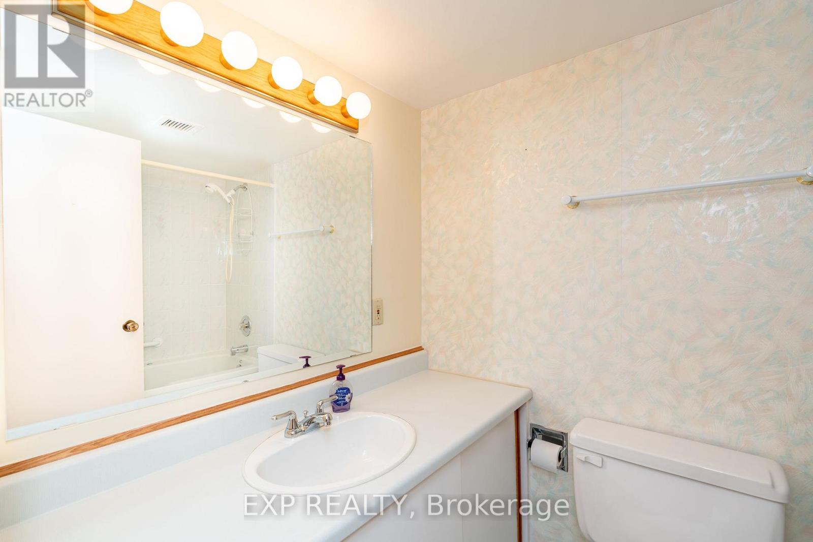 404 - 665 Bathgate Drive Property Photo 17