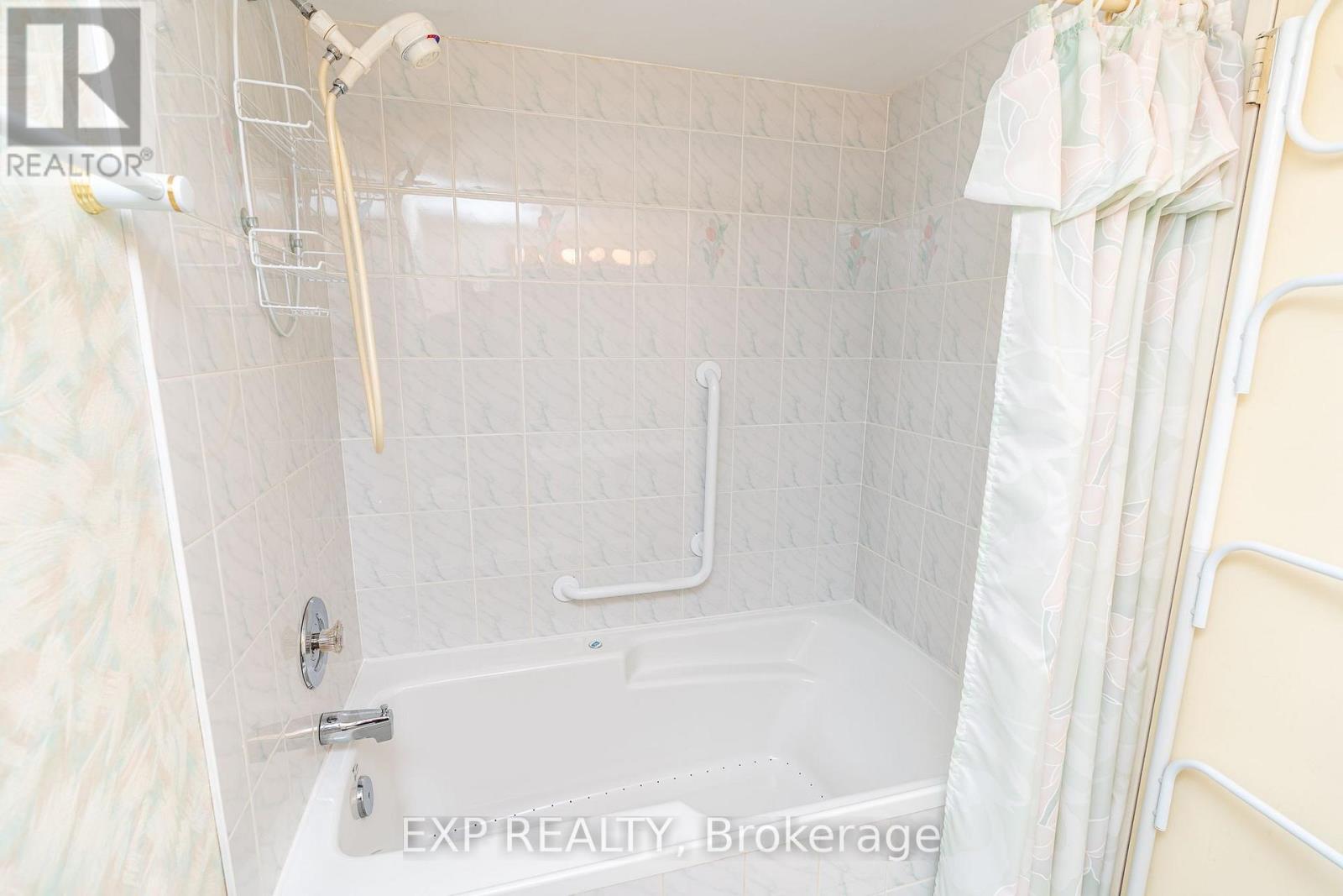 404 - 665 Bathgate Drive Property Photo 19