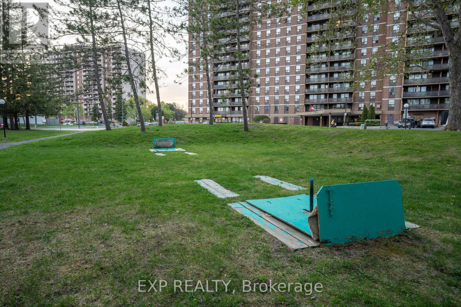 404 - 665 Bathgate Drive Property Photo 34