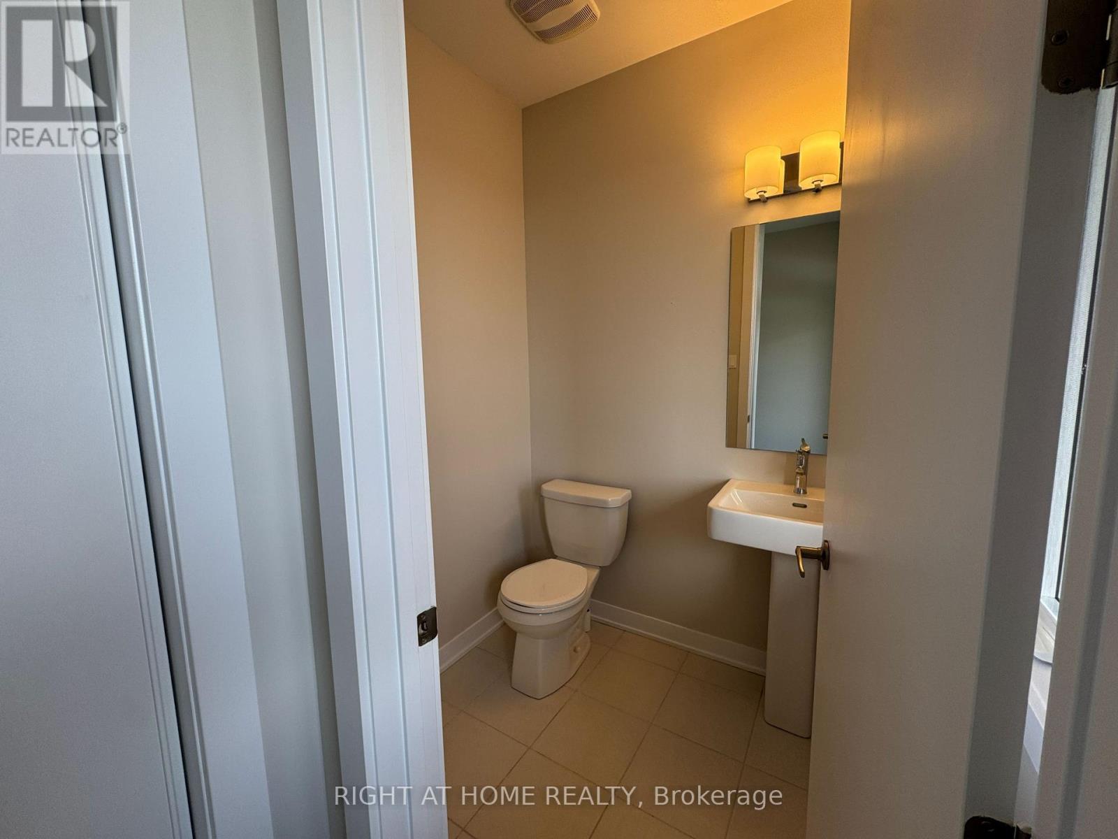 103 Ryan Reynolds Way Property Photo 4