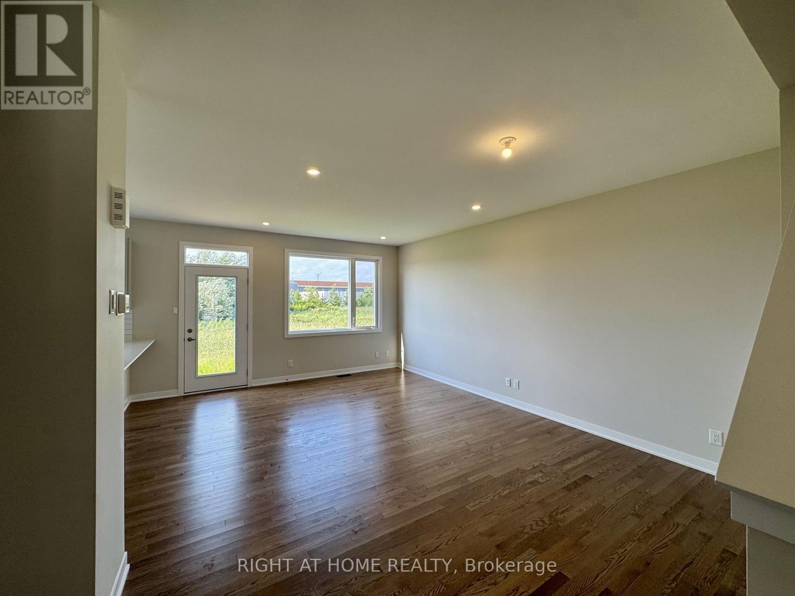 103 Ryan Reynolds Way Property Photo 6