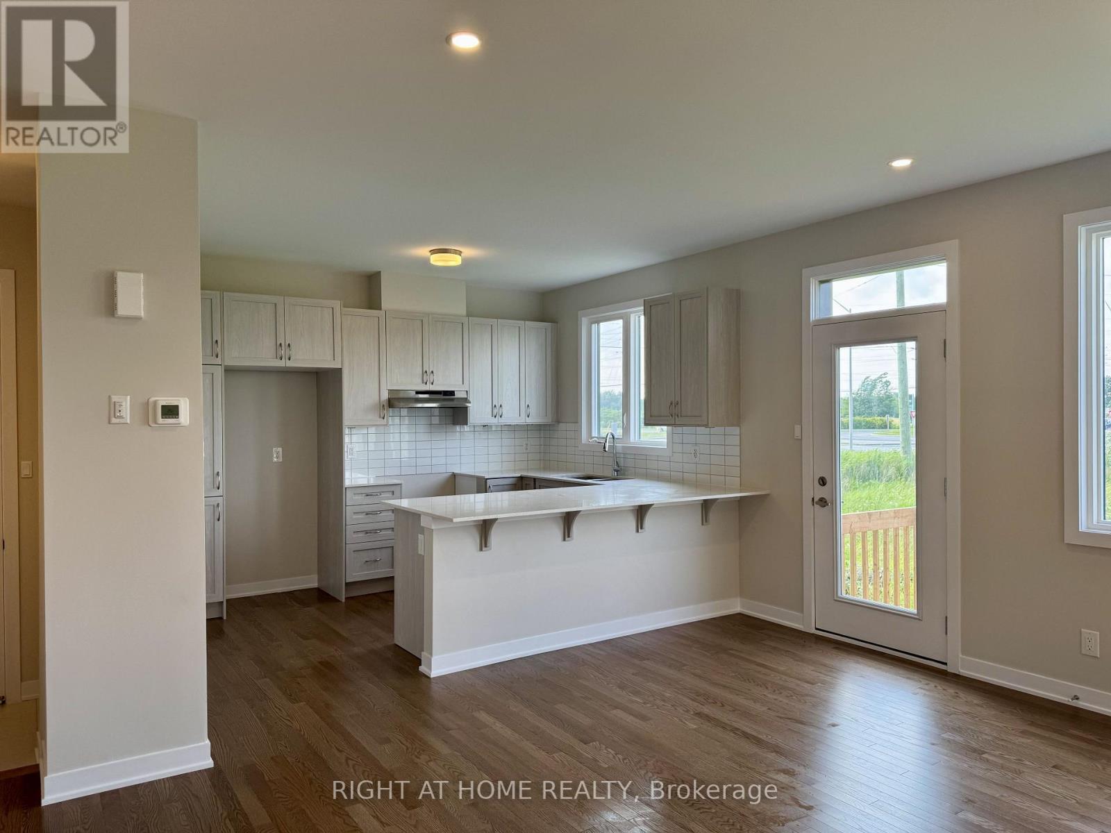 103 Ryan Reynolds Way Property Photo 7