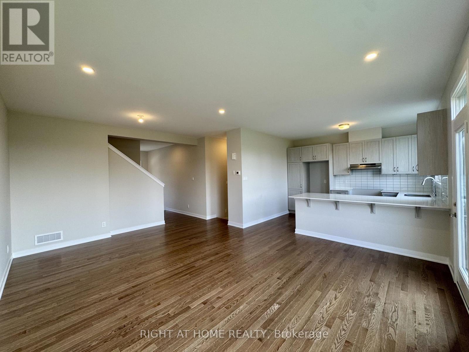 103 Ryan Reynolds Way Property Photo 8