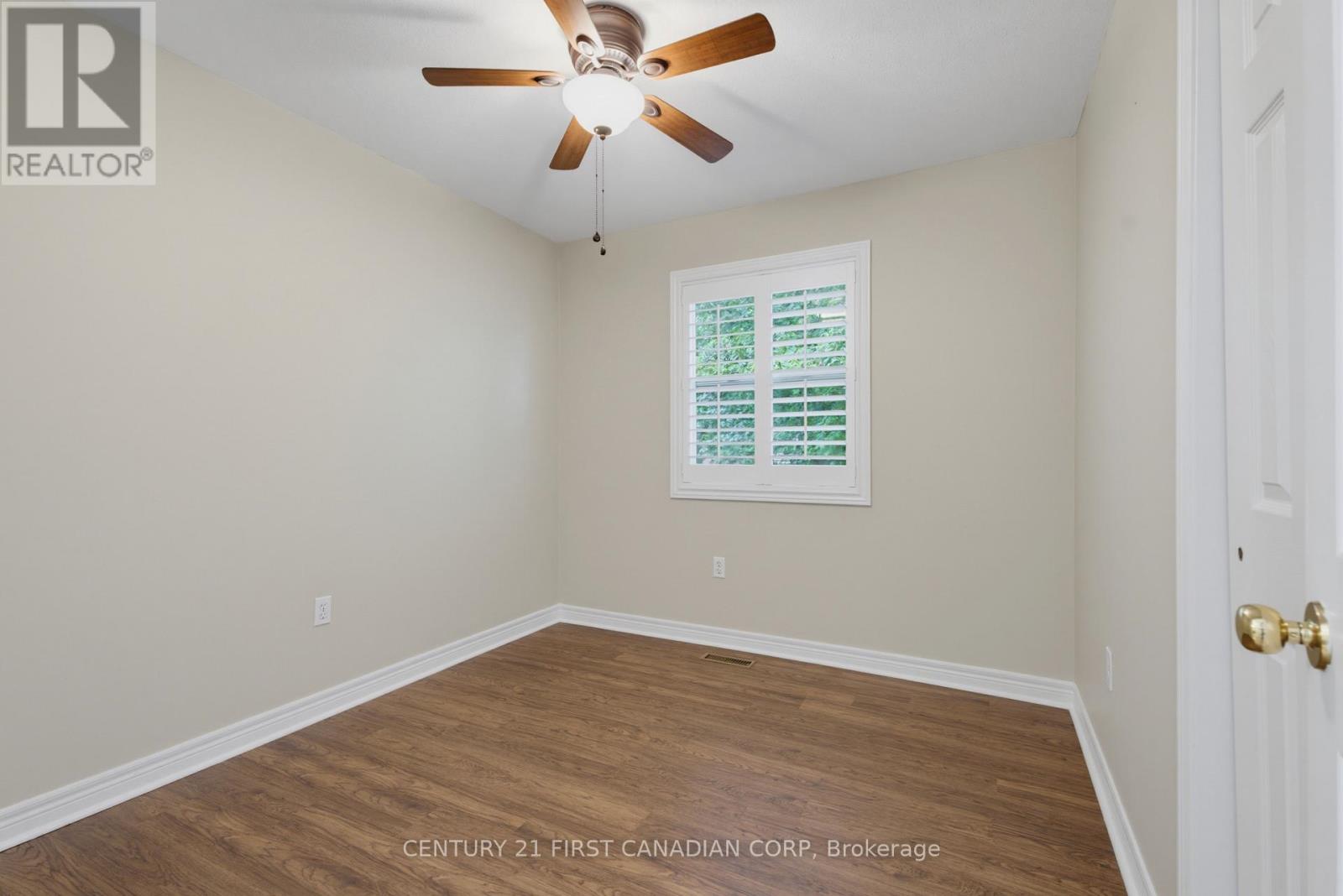 189 Gibson Crescent Property Photo 16