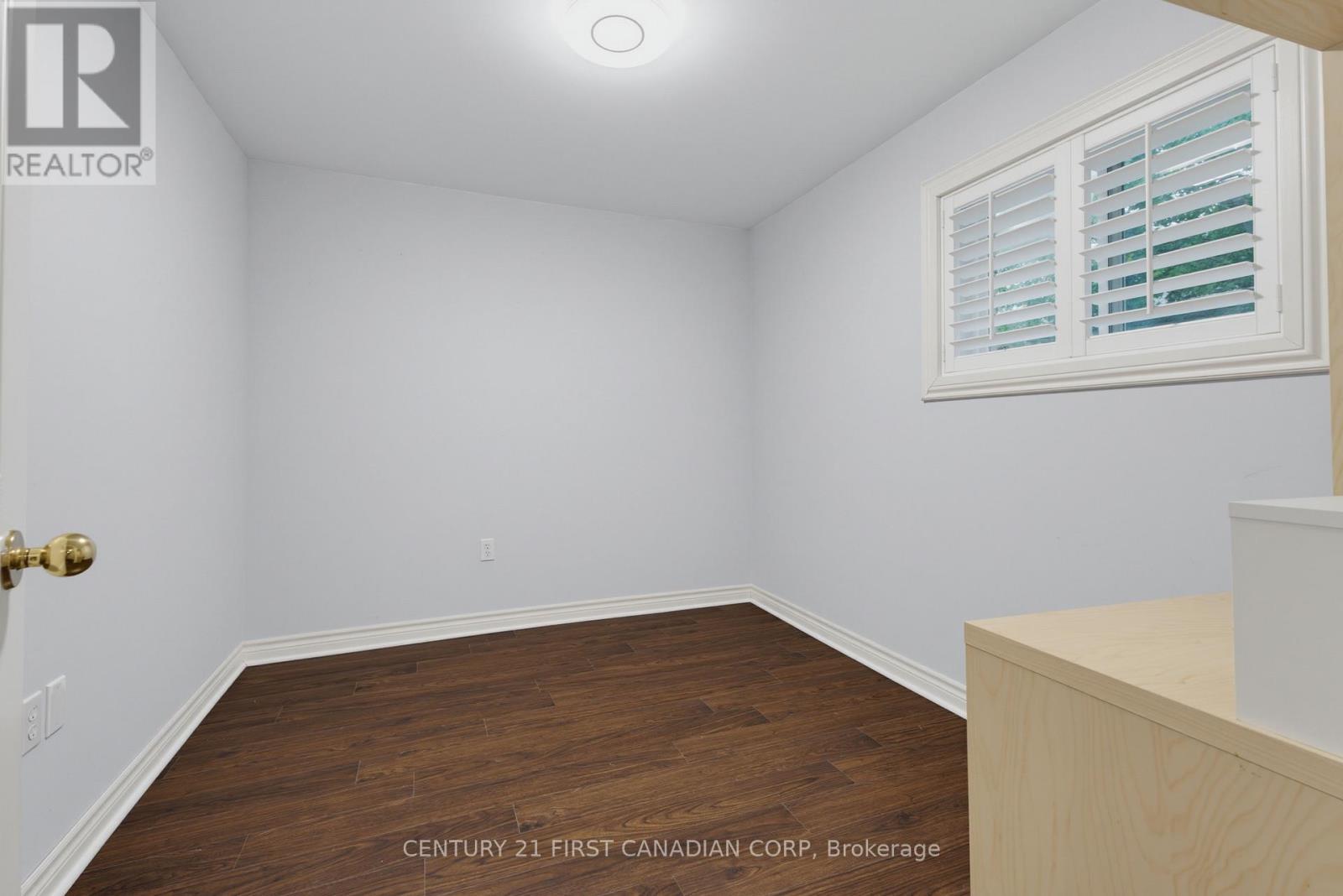 189 Gibson Crescent Property Photo 25