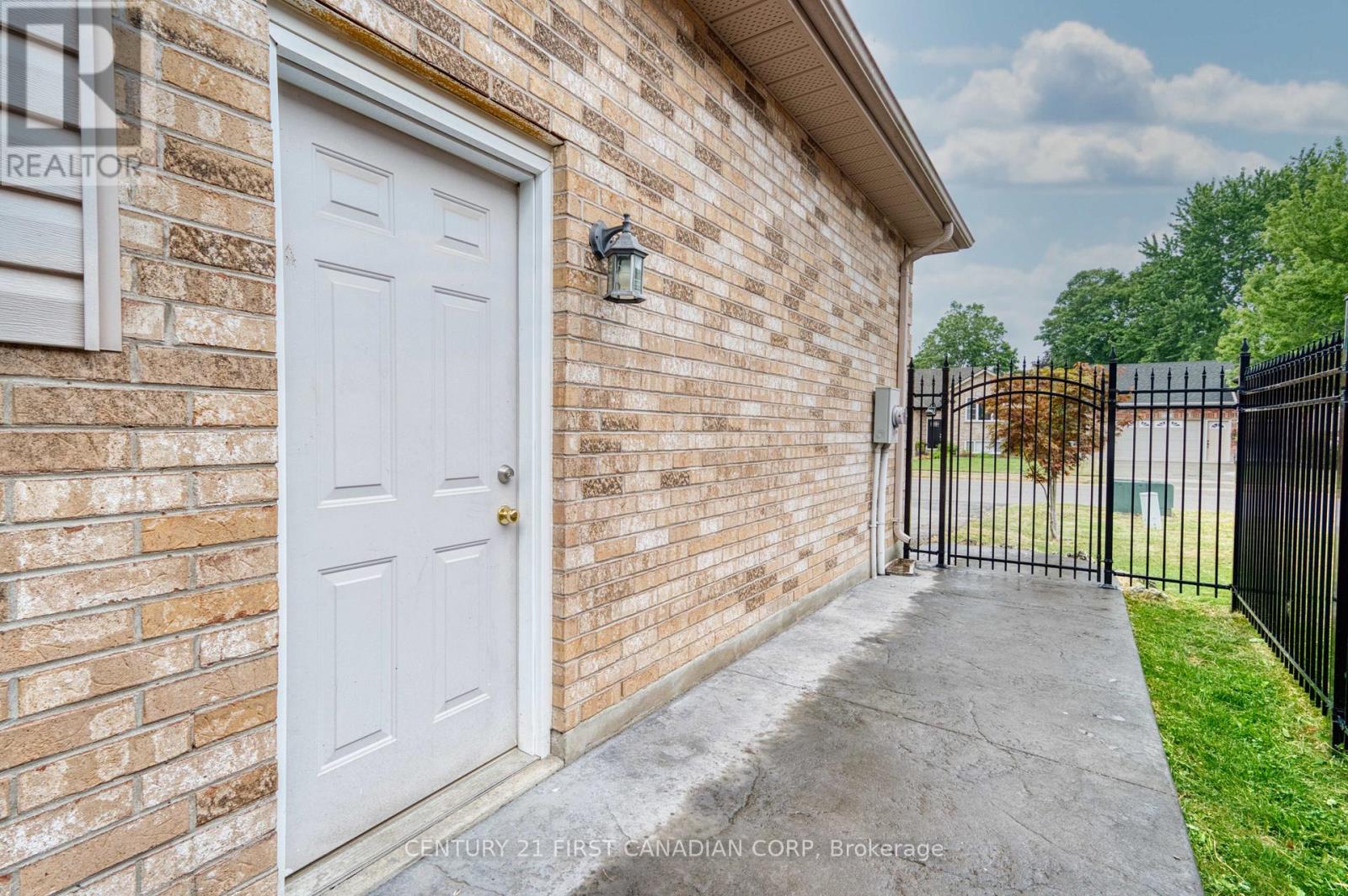 189 Gibson Crescent Property Photo 31