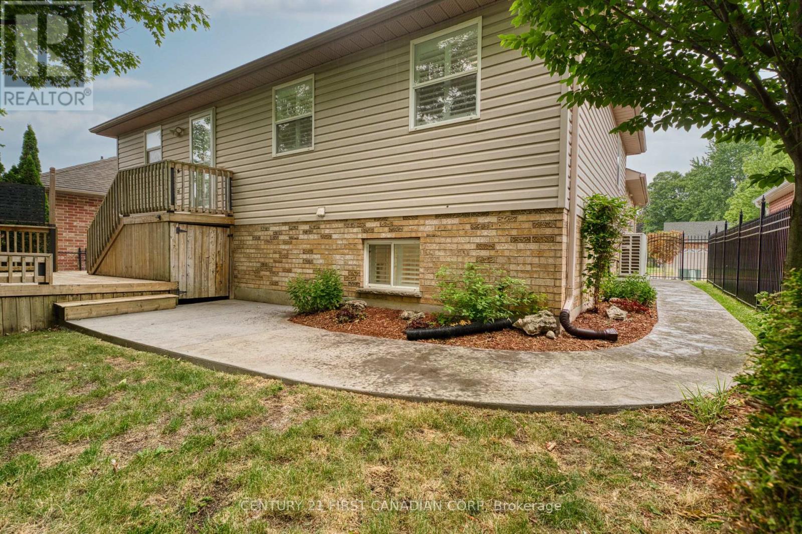 189 Gibson Crescent Property Photo 33