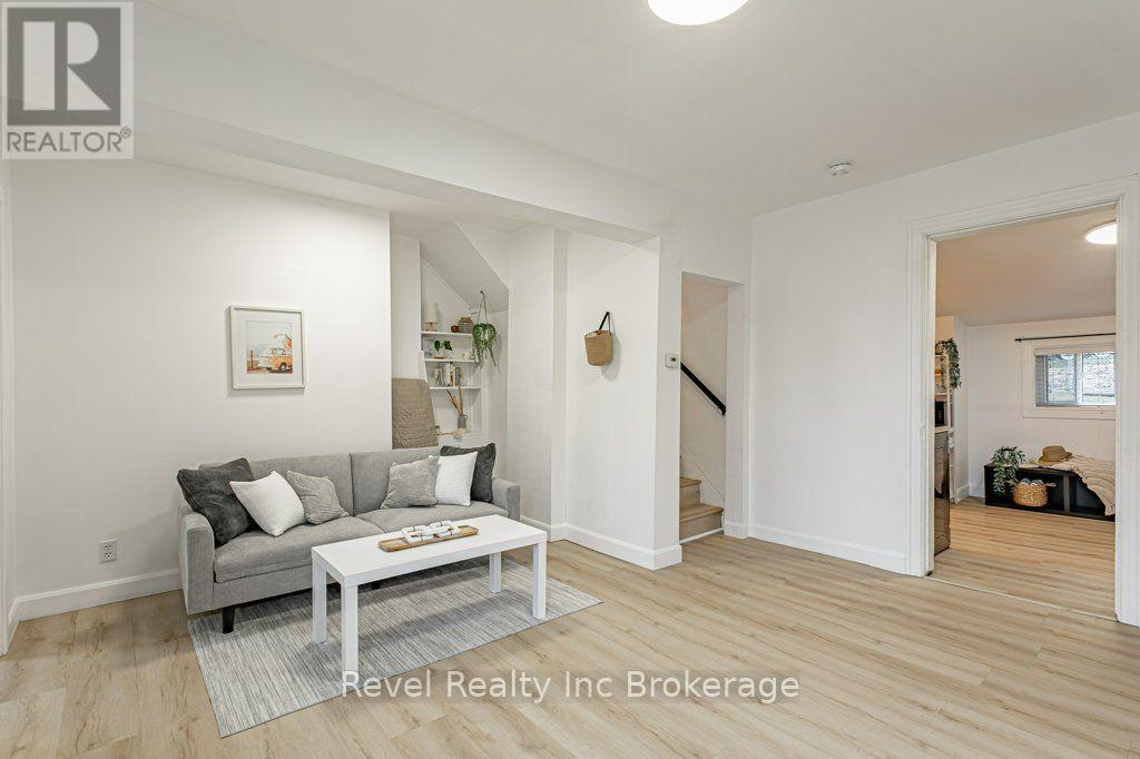 17 Dover Street Property Photo 6