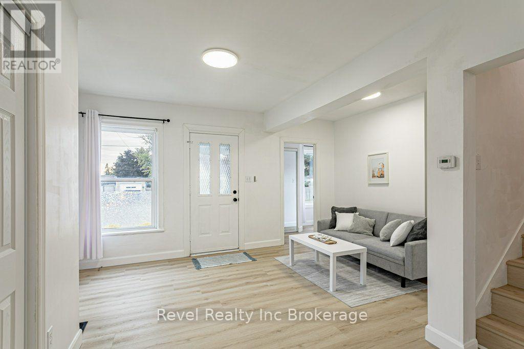 17 Dover Street Property Photo 7
