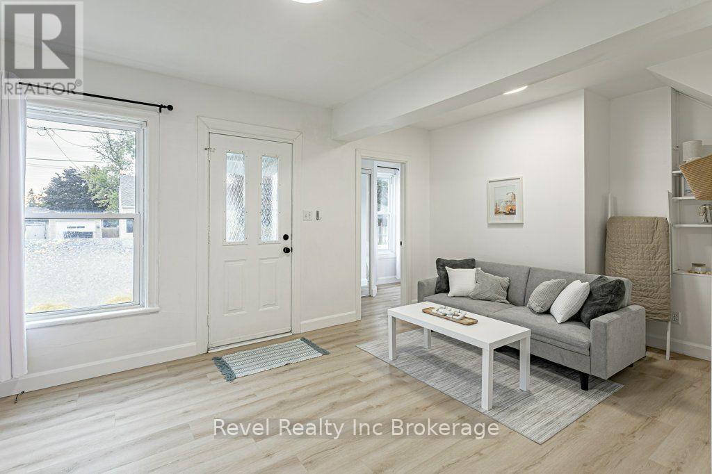 17 Dover Street Property Photo 8