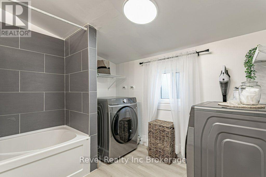 17 Dover Street Property Photo 18