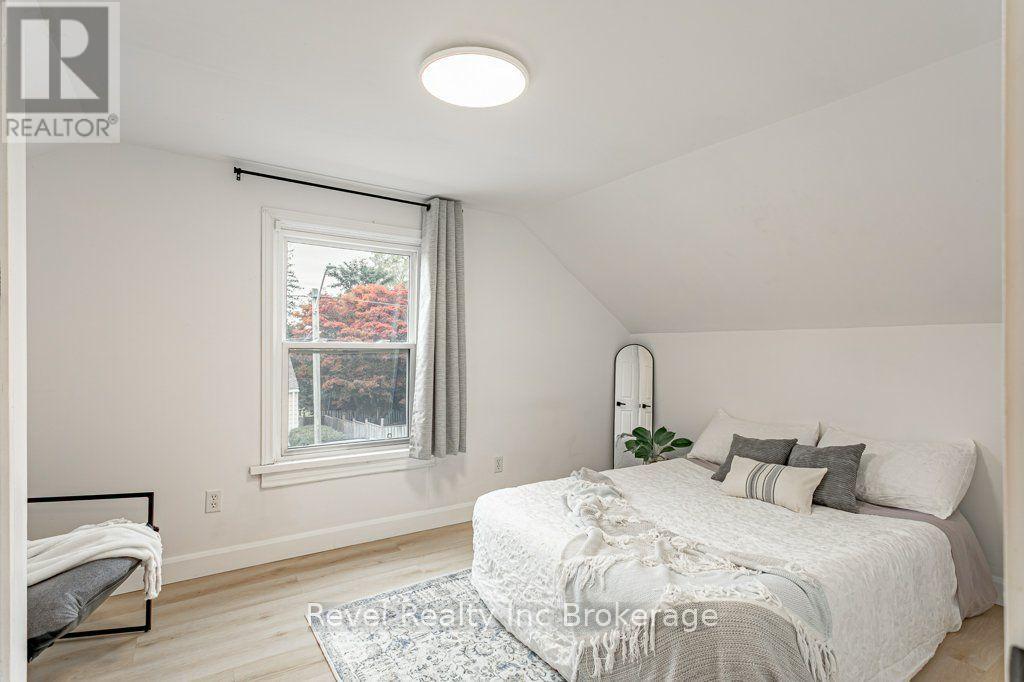 17 Dover Street Property Photo 19