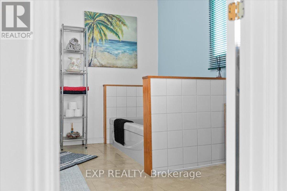 46 Dufour Street Property Photo 24