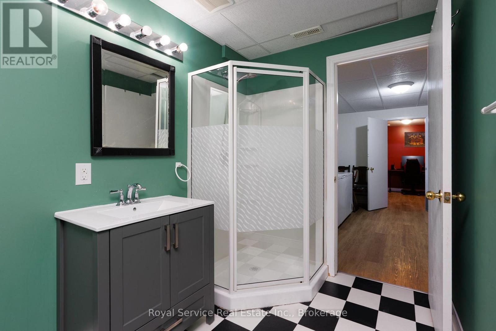 6 Clifton Road Property Photo 31