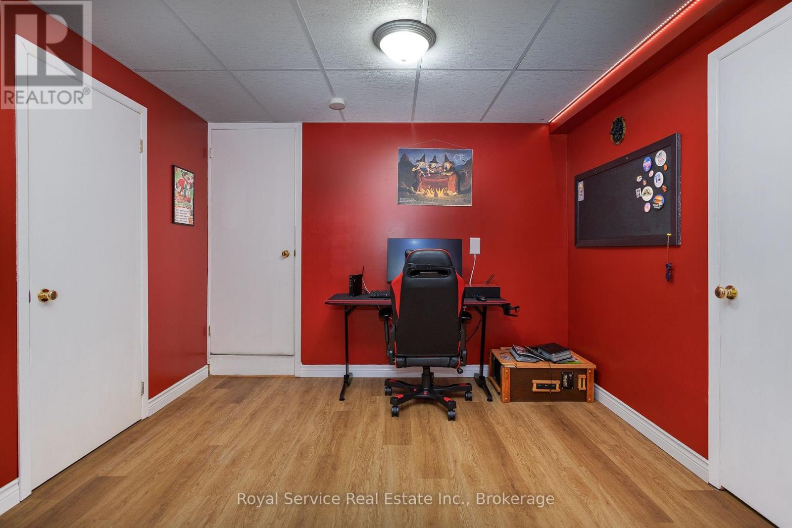 6 Clifton Road Property Photo 32