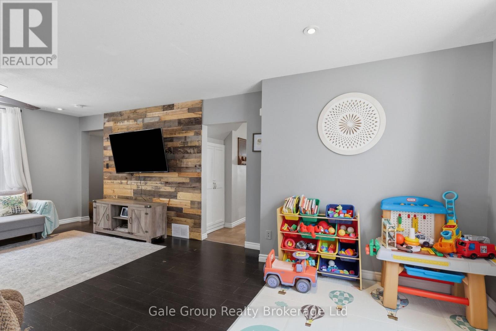 32 West Avenue W Property Photo 8