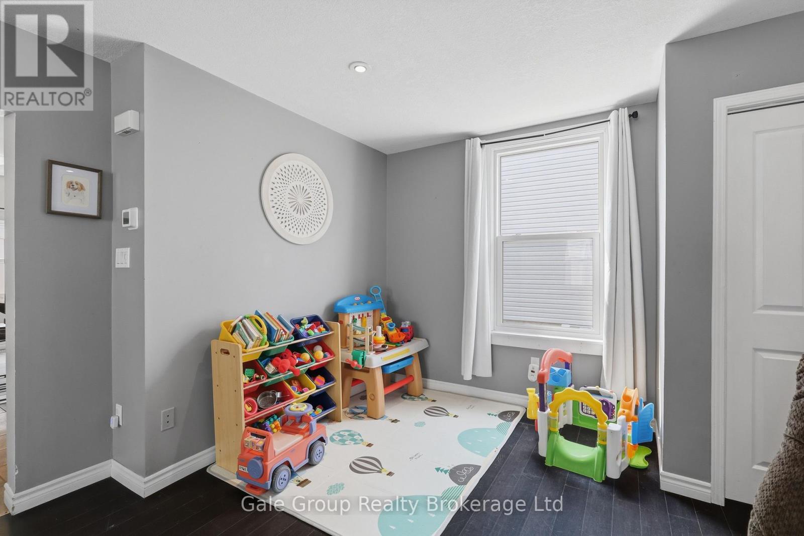 32 West Avenue W Property Photo 9