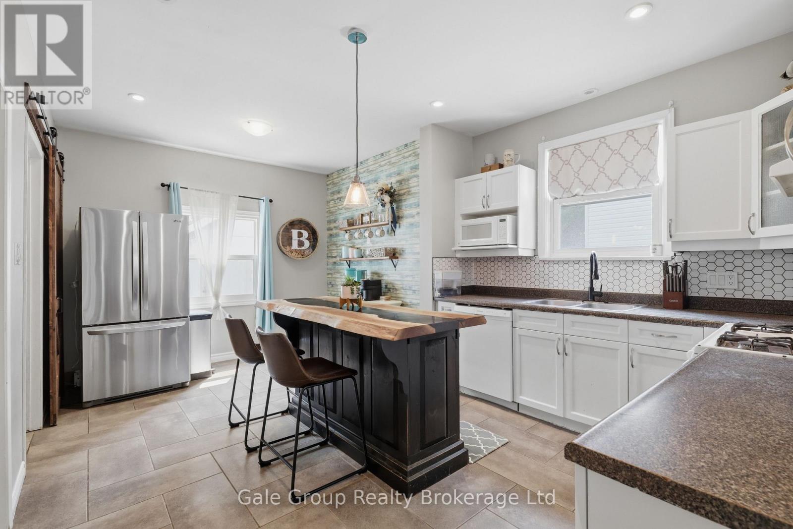 32 West Avenue W Property Photo 14
