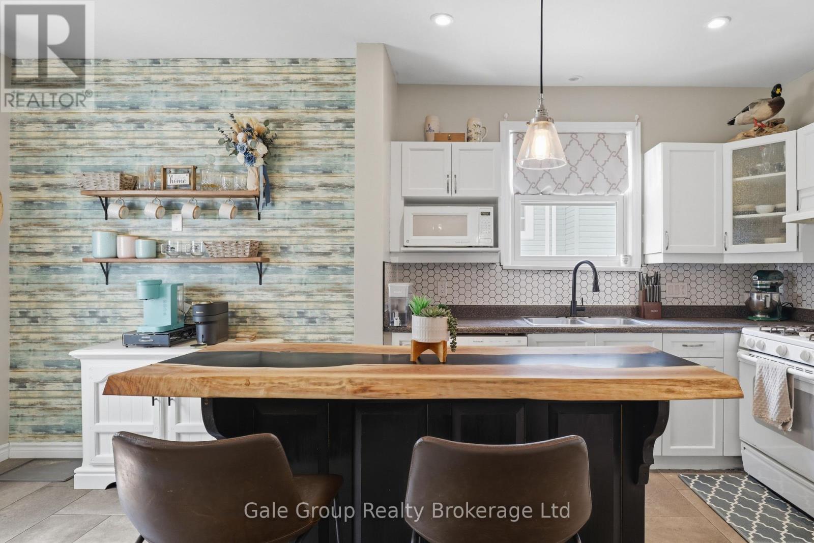 32 West Avenue W Property Photo 16