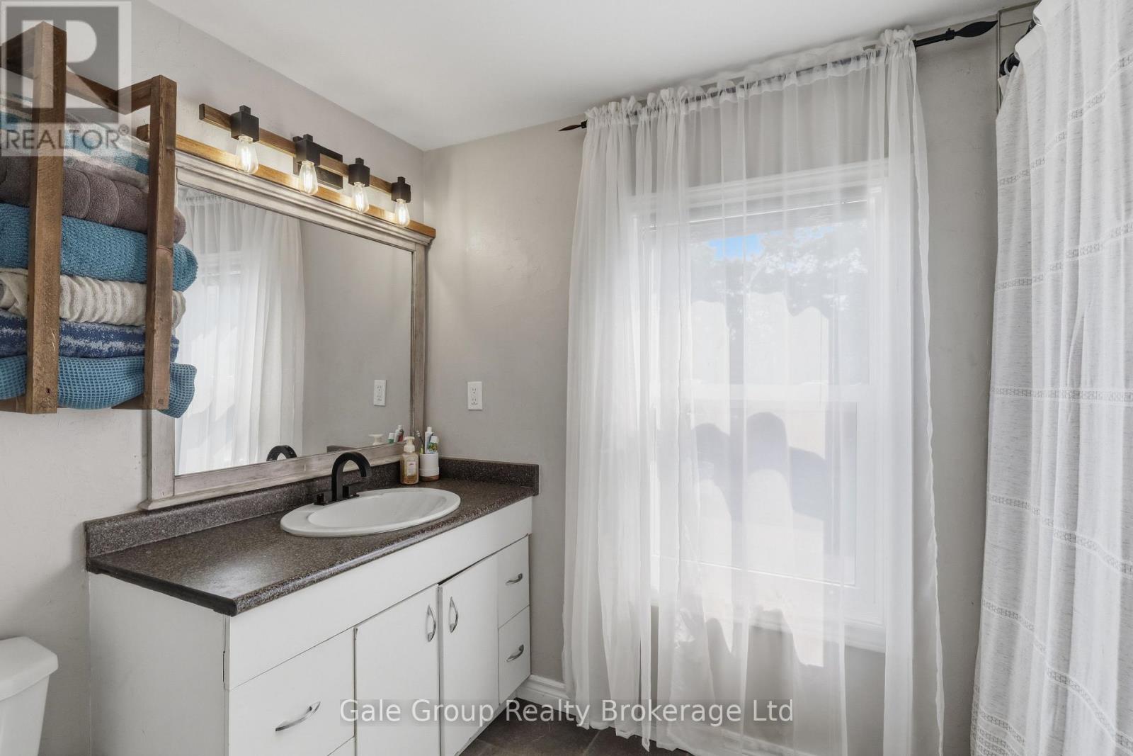 32 West Avenue W Property Photo 25