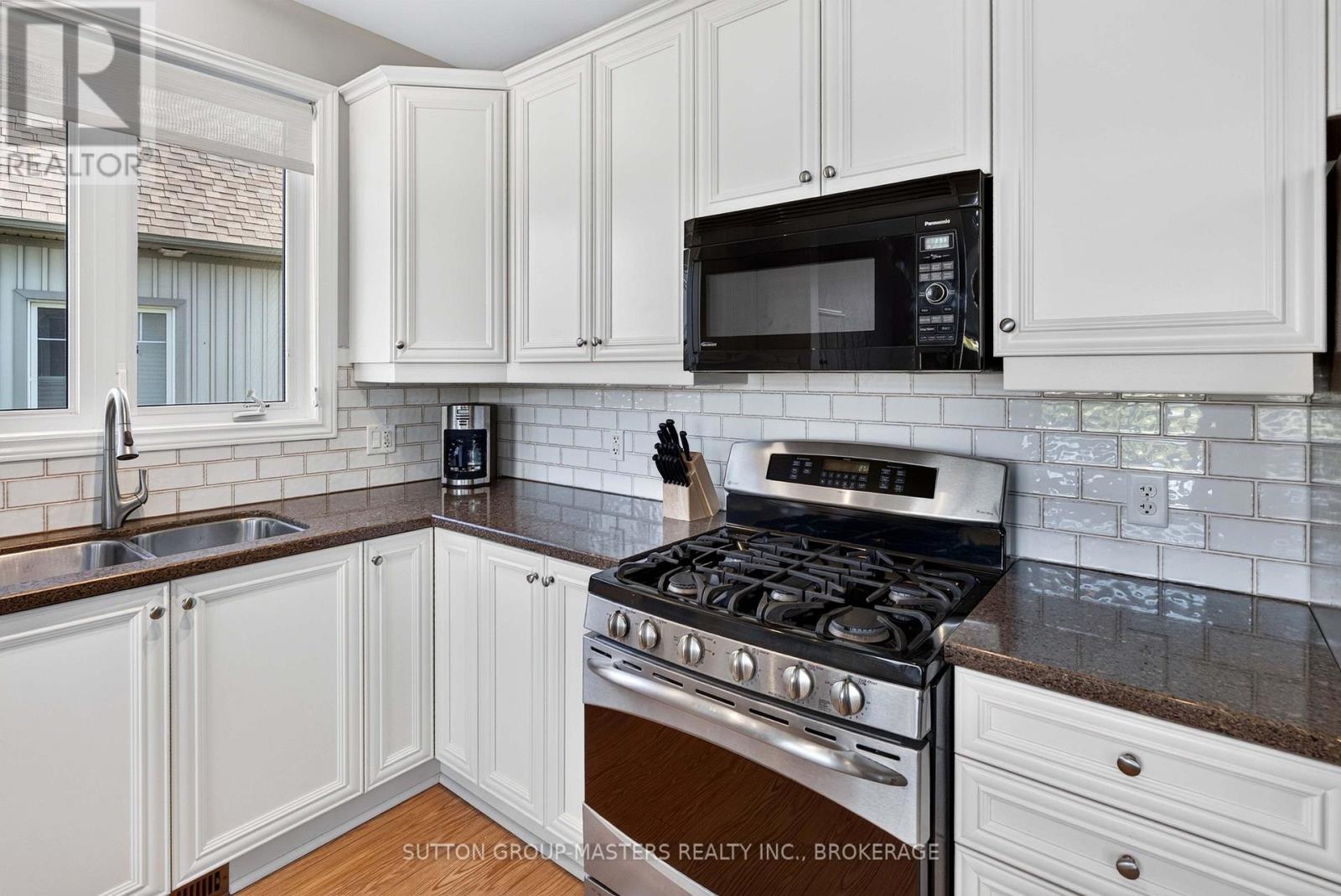 43 Country Club Drive Property Photo 17