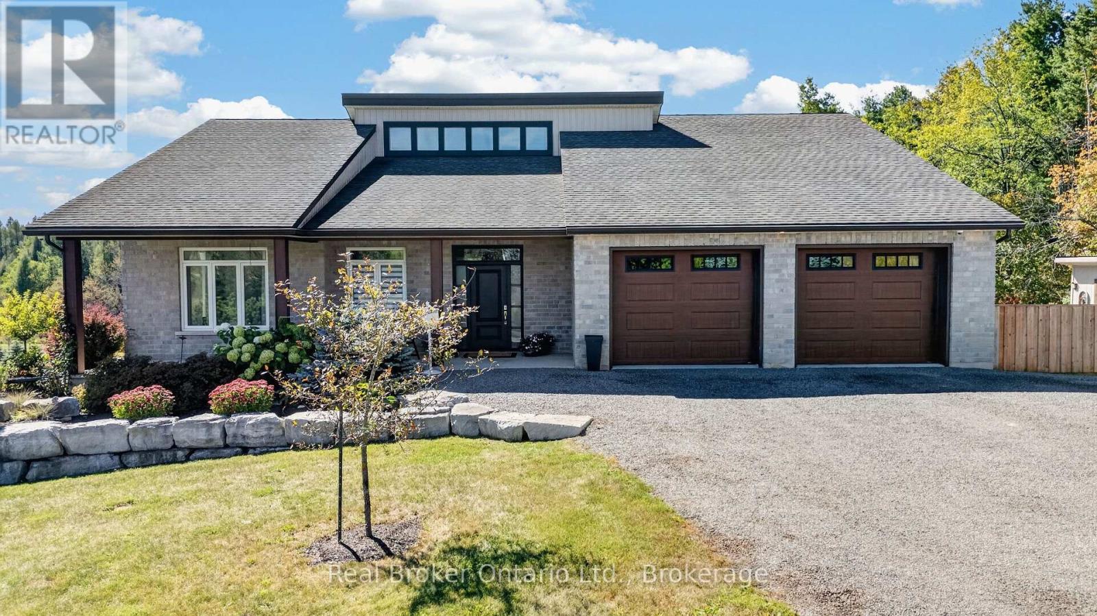 5954 Sixth Line Property Photo 3