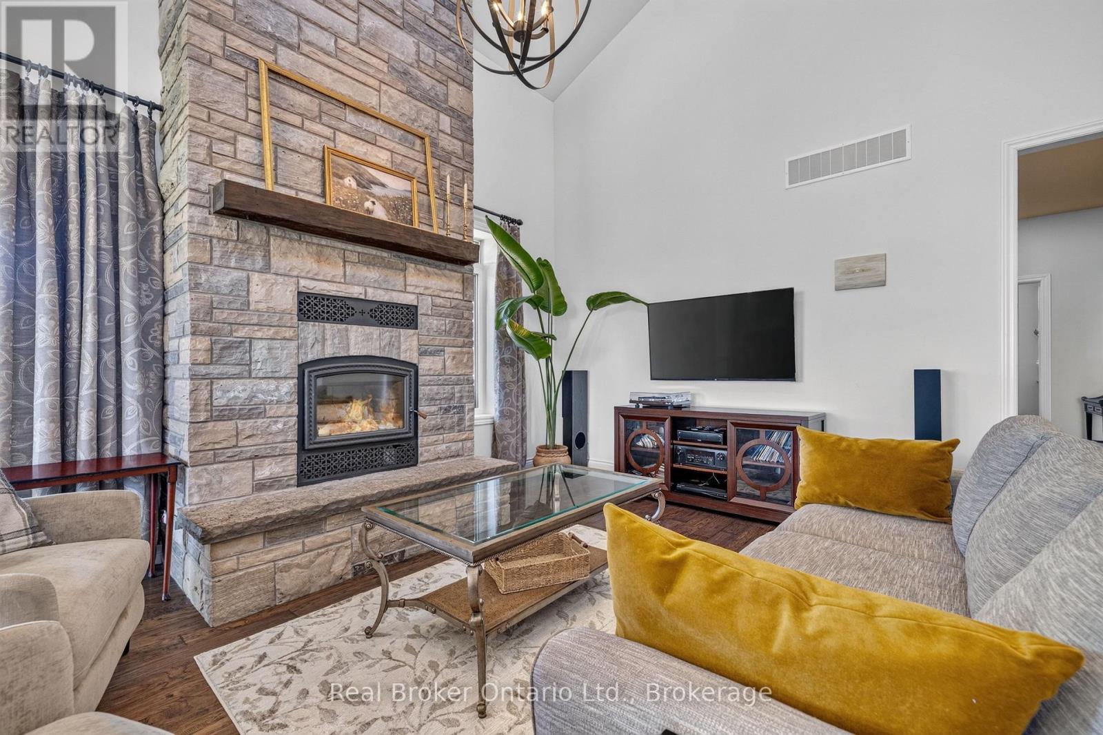 5954 Sixth Line Property Photo 9
