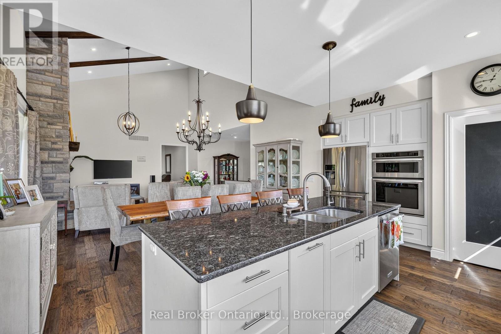 5954 Sixth Line Property Photo 15