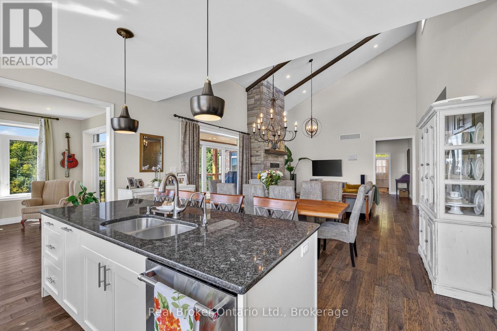 5954 Sixth Line Property Photo 16