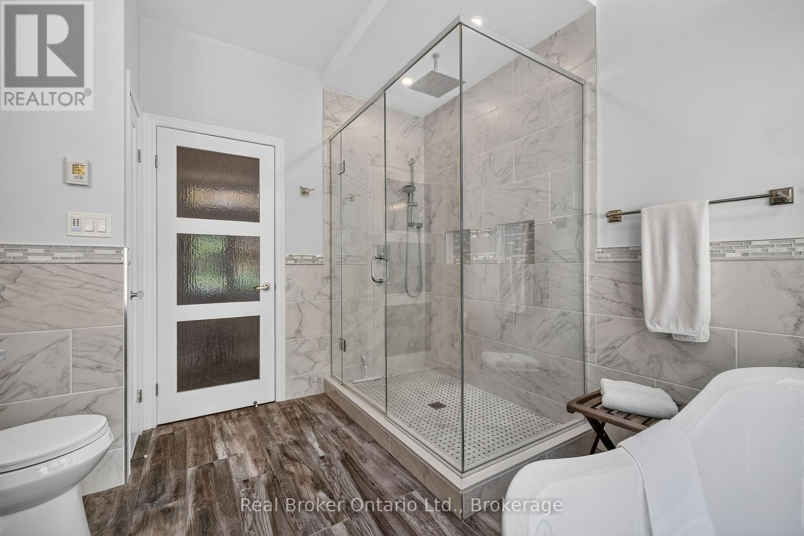 5954 Sixth Line Property Photo 30