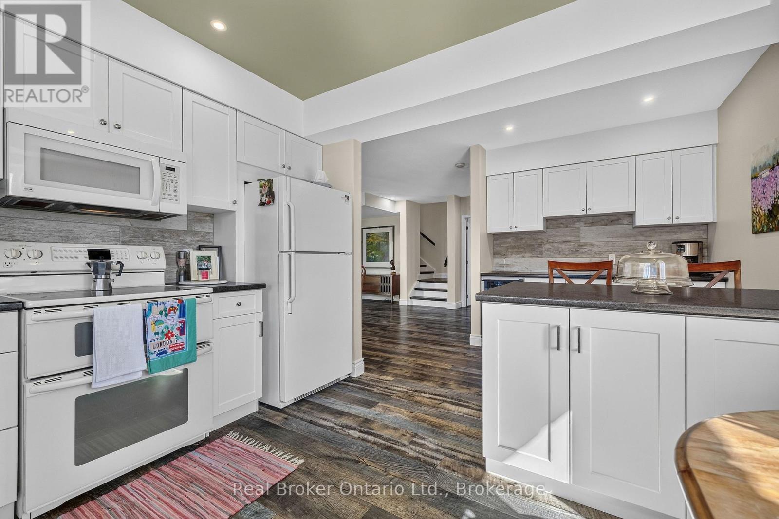 5954 Sixth Line Property Photo 34