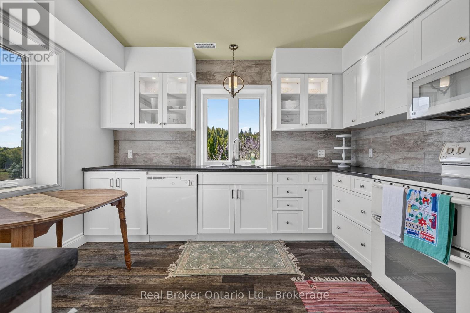 5954 Sixth Line Property Photo 35