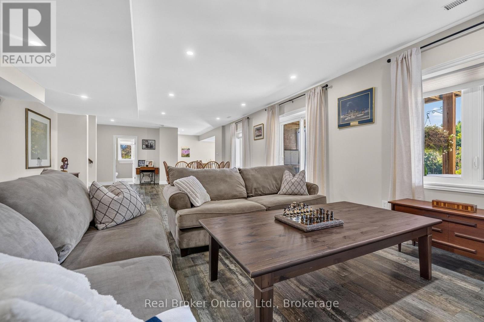 5954 Sixth Line Property Photo 36