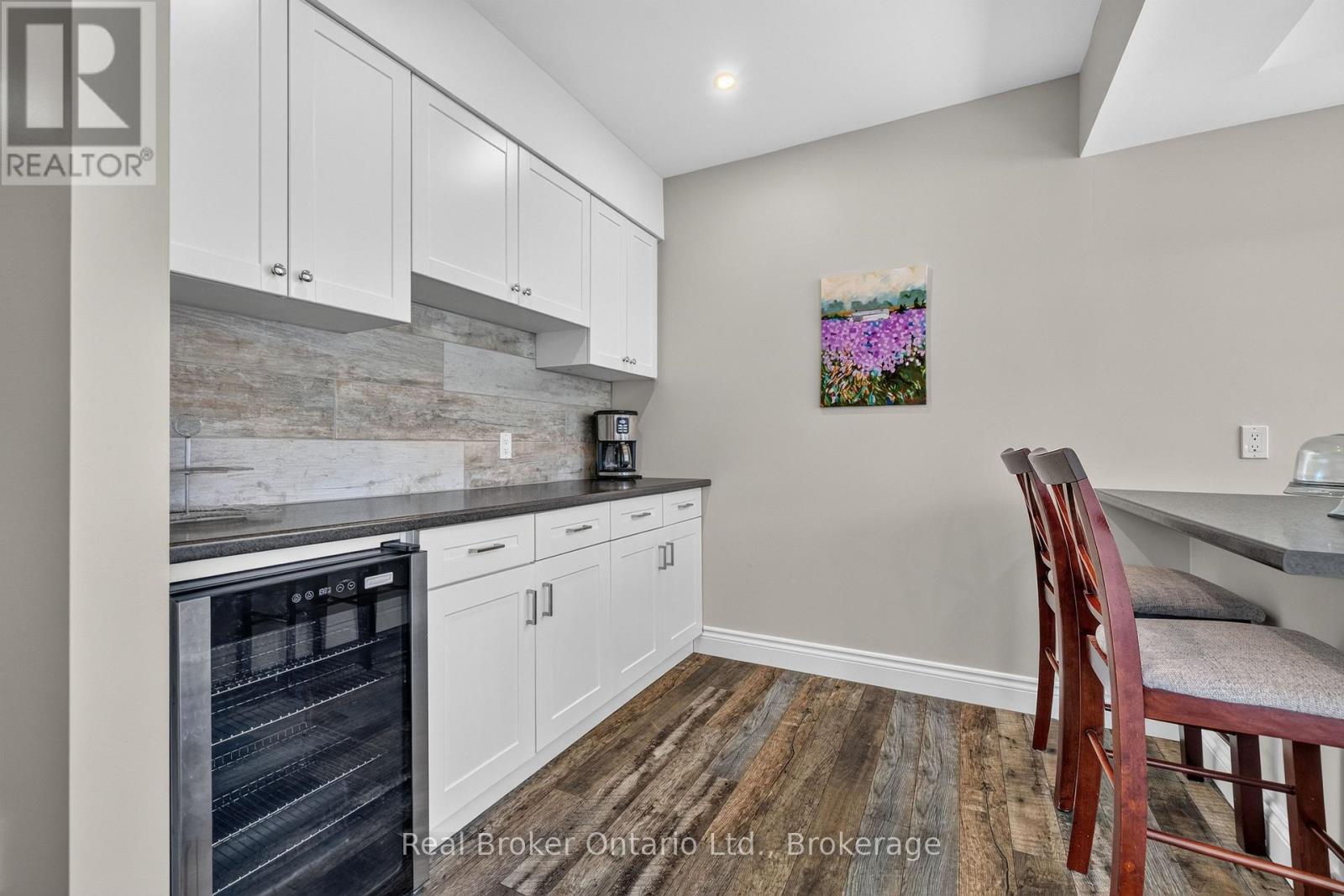 5954 Sixth Line Property Photo 42