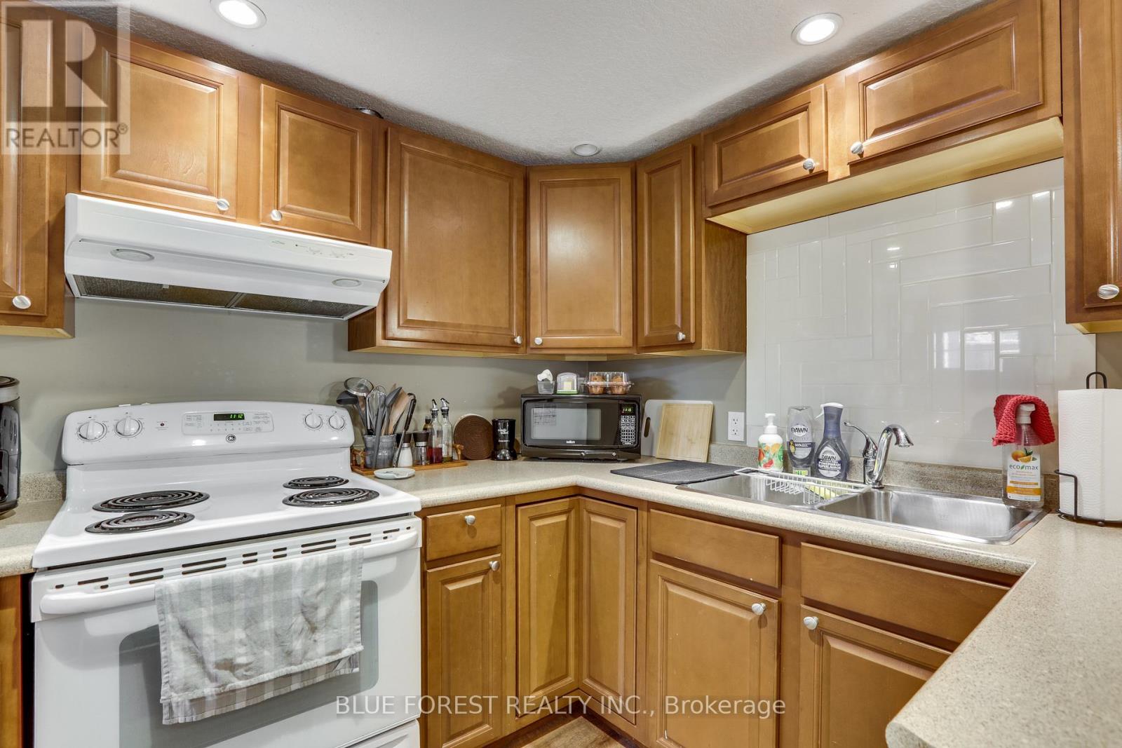 17 Mcdonald Avenue Property Photo 13