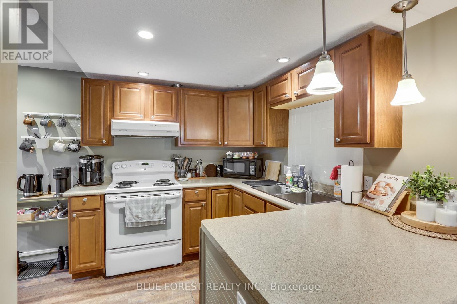17 Mcdonald Avenue Property Photo 14